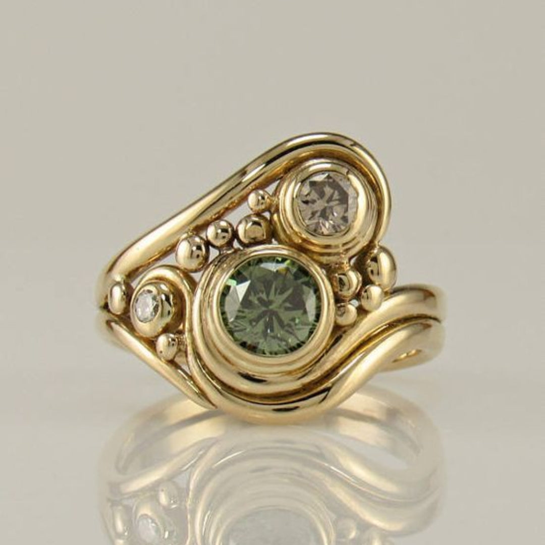 Anillo Vintage en Zirconia Verde Dorada