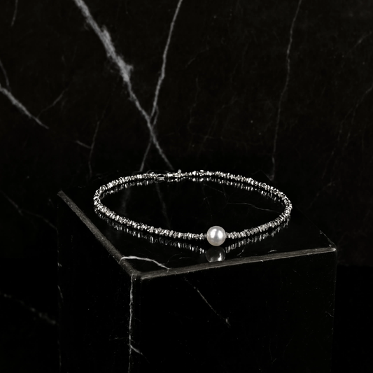 Eliriane – Collana delicata con perle lucenti
