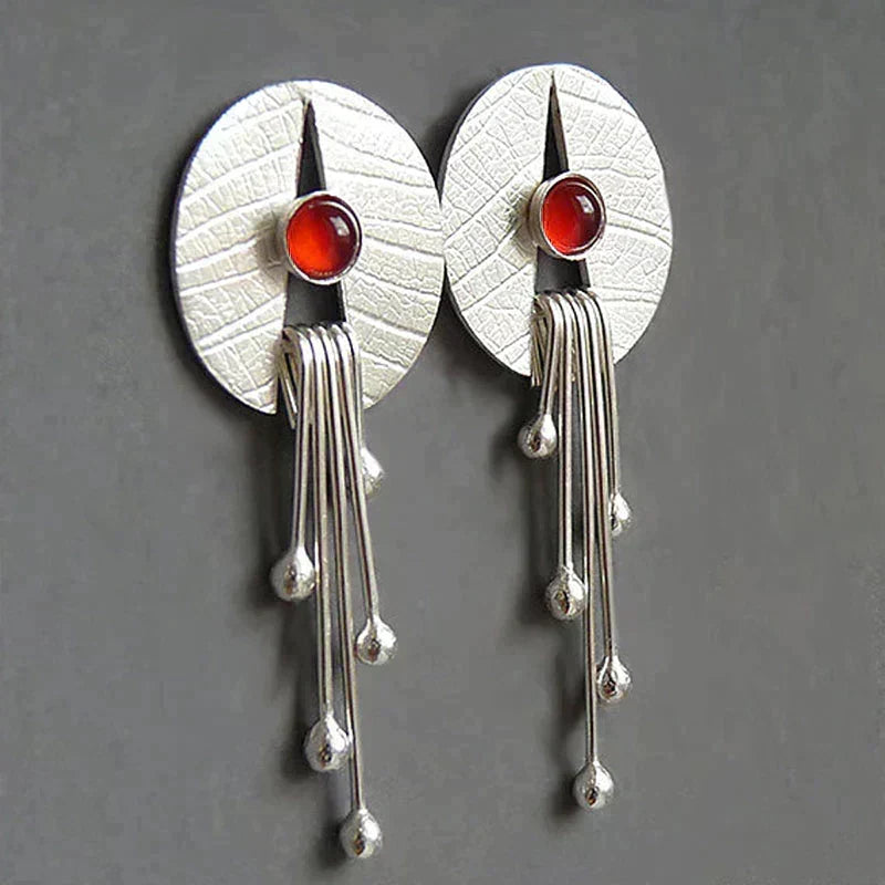 Pevena – Pendientes colgantes con acento rojo