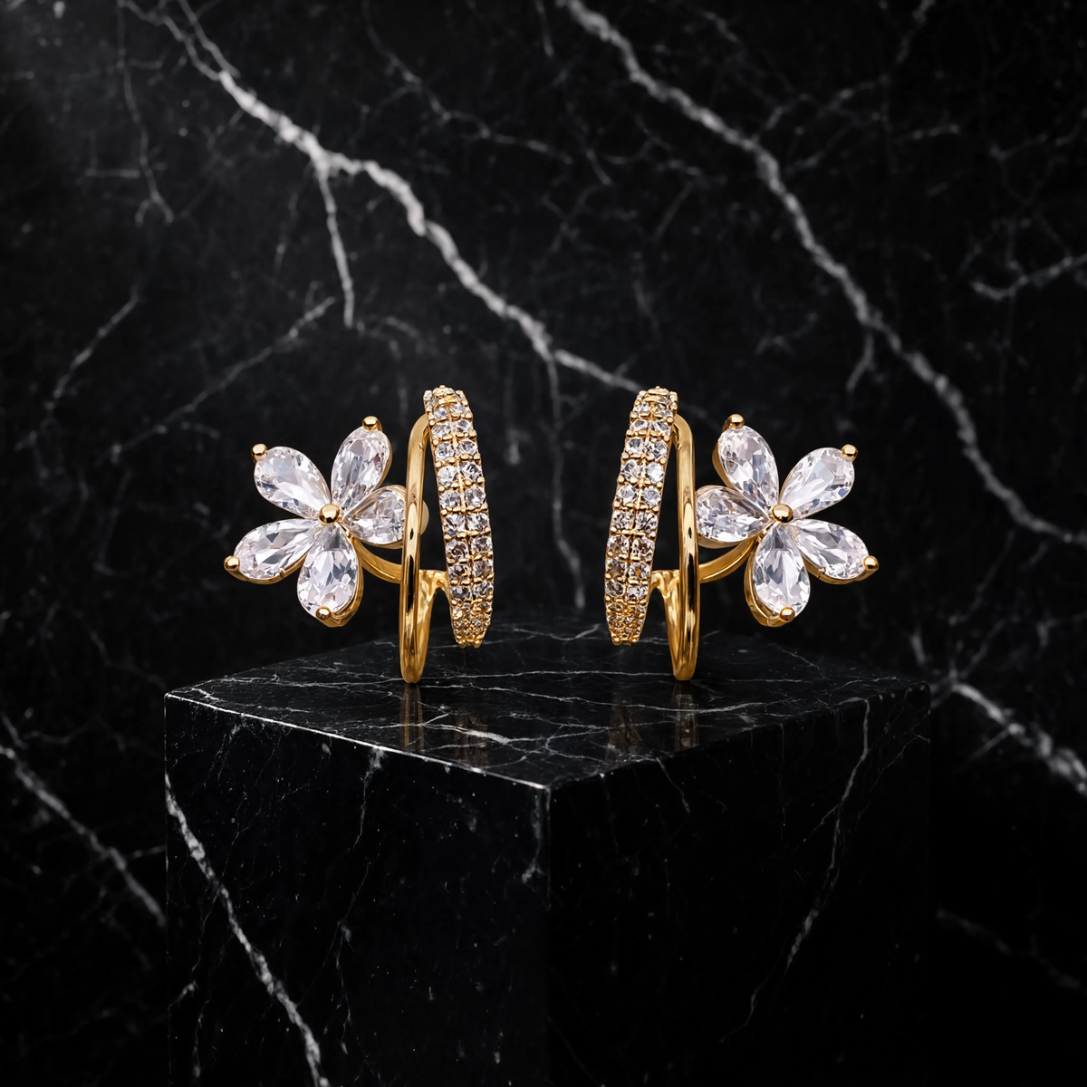 Florelle – Pendientes florales con detalle brillante