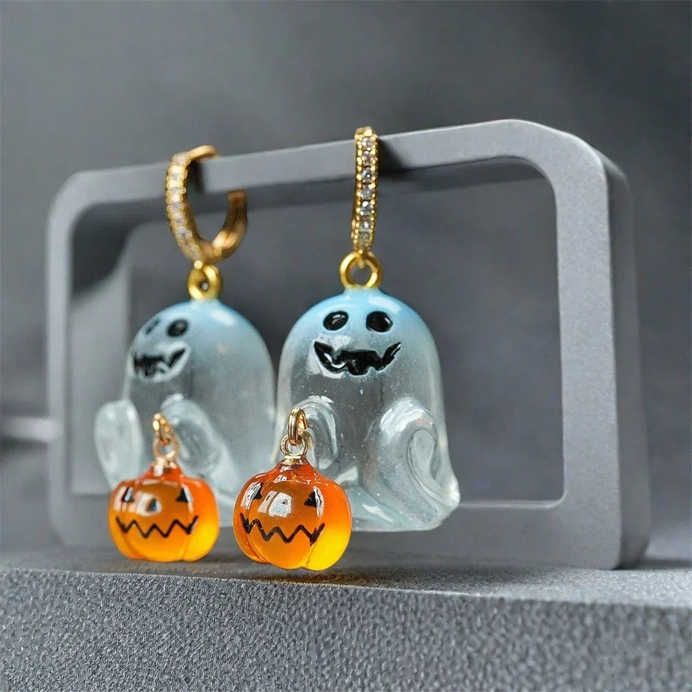 Pendientes espeluznantes de truco o estilo