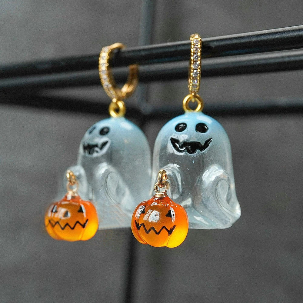 Pendientes espeluznantes de truco o estilo