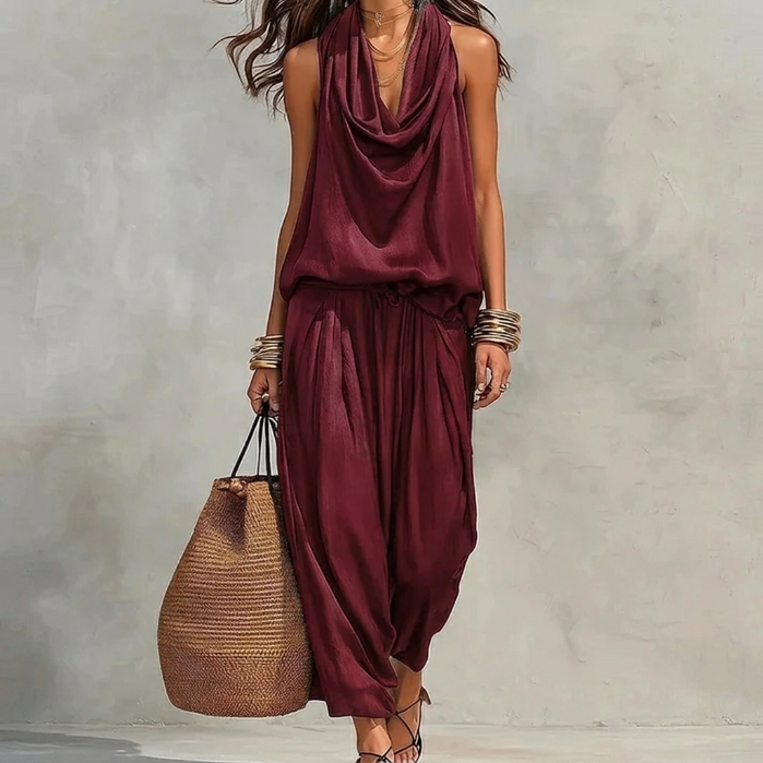 Ambra | Conjunto fluido con top halter drapeado y pantalón